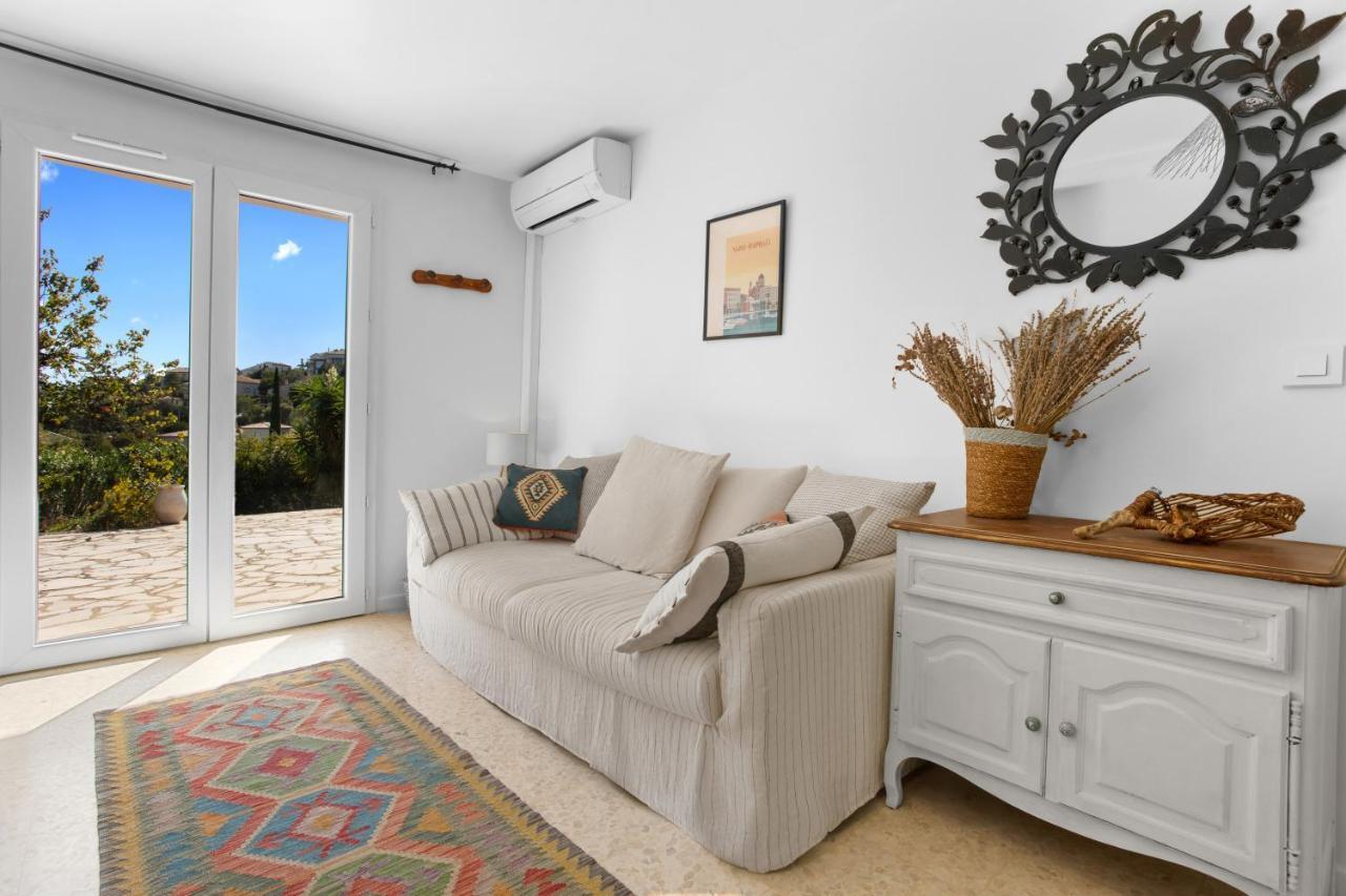 Rez De Avec Jardin Vue Villa *